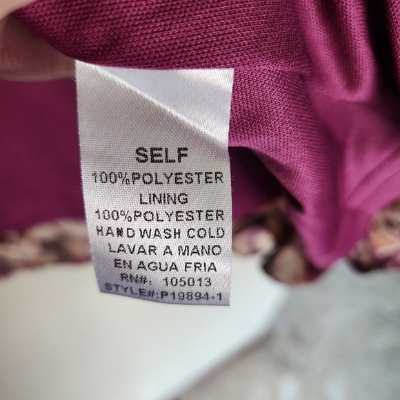 Emily Wonder Women's Floral Blouse - Picture 9 of 9